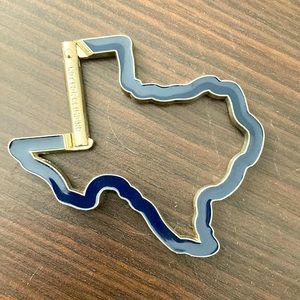 Texas-shaped carabiner. Dark blue.